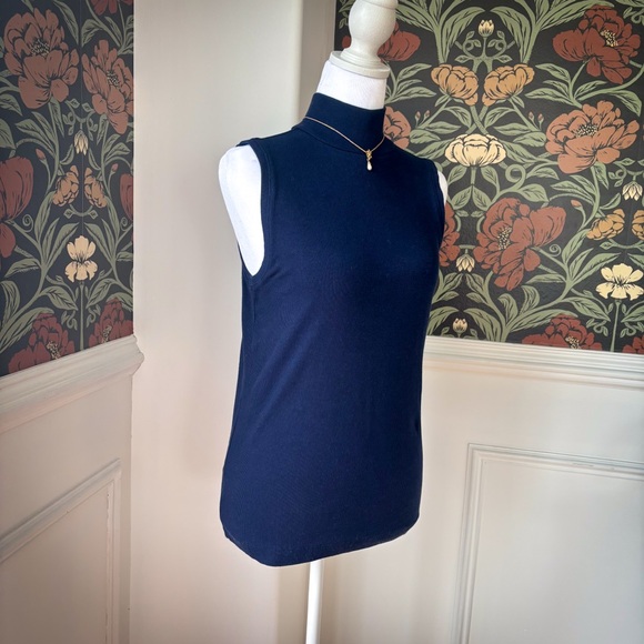 Navy Mock Neck Rib Tank Top ๐ - Picture 3 of 4